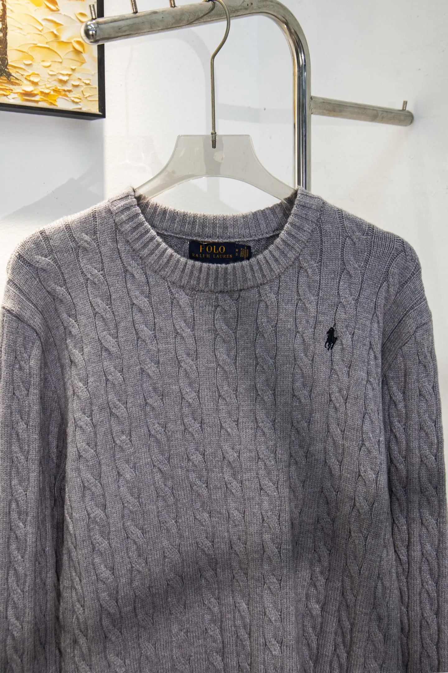 P210 model number: Y195 Ralph Lauren men's round neck sweater men's hemp flower original collar sweater. The version is really good-looking. It can be worn alone or as a jacket to be worn inside or outside. The upper body shows personal fashion charm. Four colors are available. The same style for men and women. A must-see item for new summer products. Tag, hanging grain, washed, packaging bag, full set of accessories. Very good appearance, super exquisite workmanship. Size: S-XL
